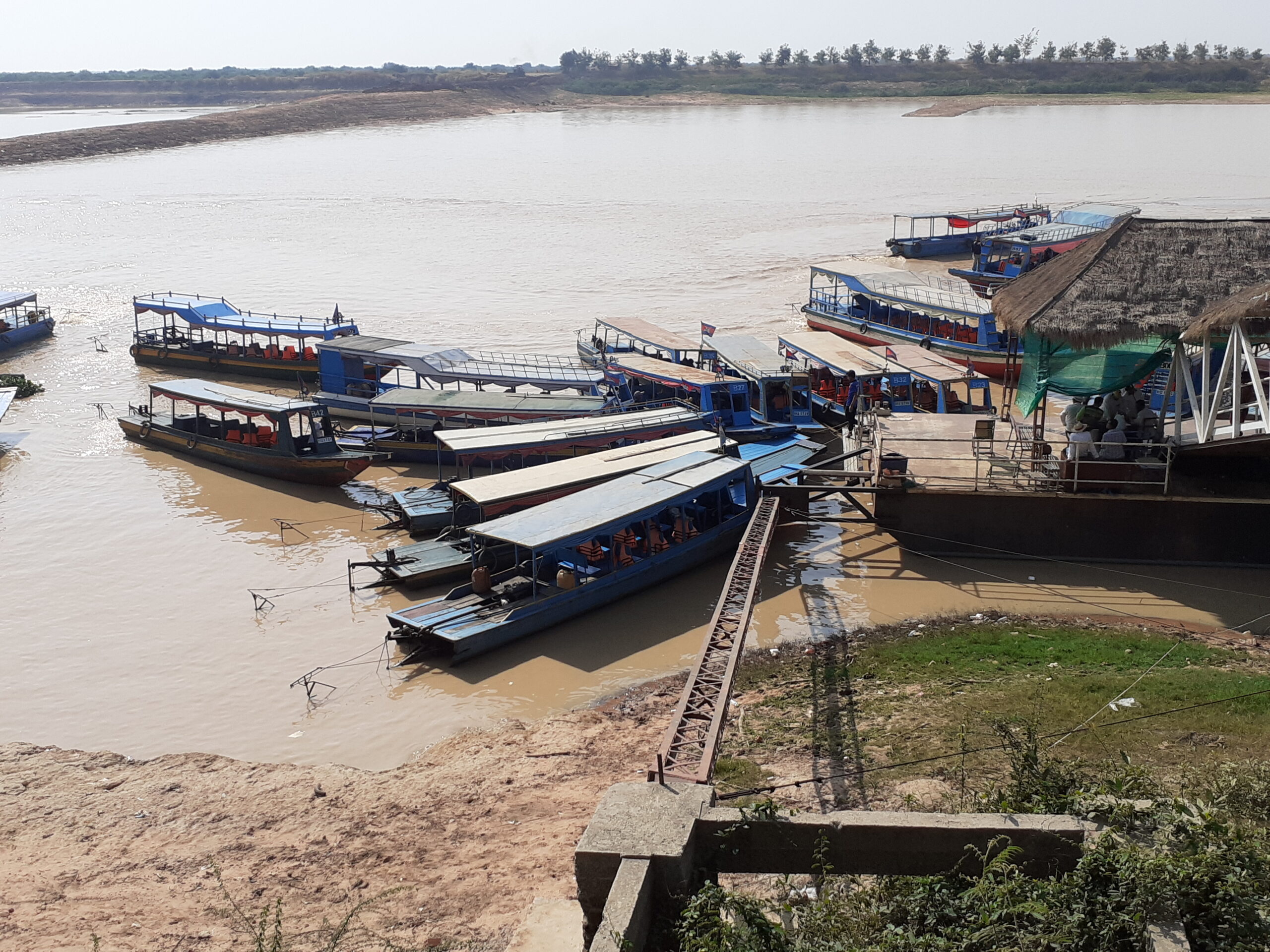 Hafen von Chong Kneas am Tonle Sap